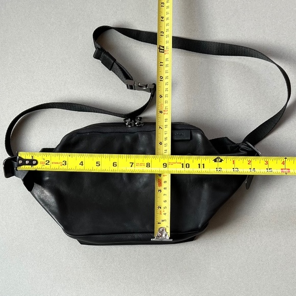 Cote & Ciel Isarau S Alias Leather Black-NWT, & storage bag, never used - Picture 5 of 15